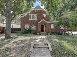 1215 N Beacon St, Dallas, TX 75206