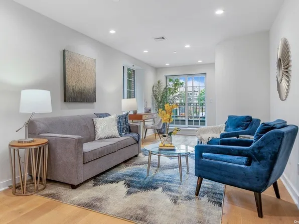 31-22 29th Street #3B, Long Island City, NY 11106