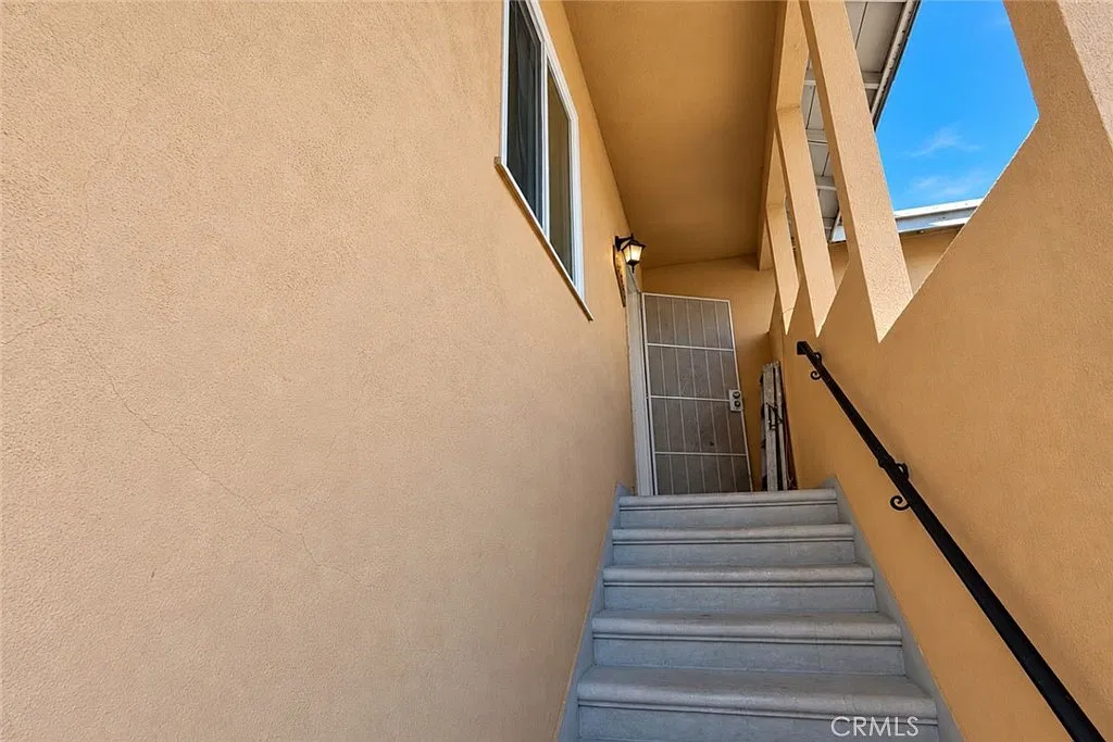 2 bed, 800 sqft, $2,800 — Photo 2