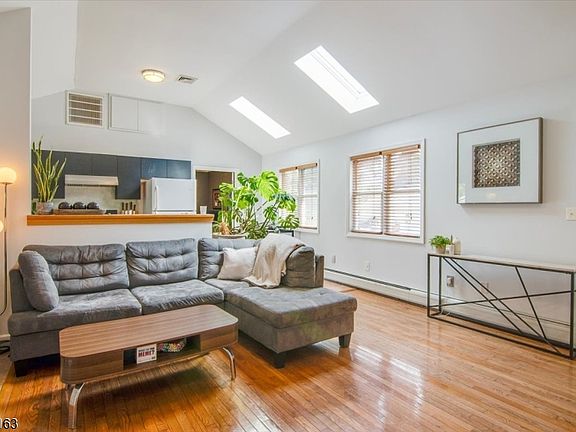 4th image of 25 Tansboro Rd