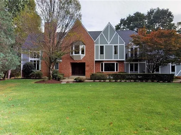 48 Saint George Ct, Warwick, RI 02888