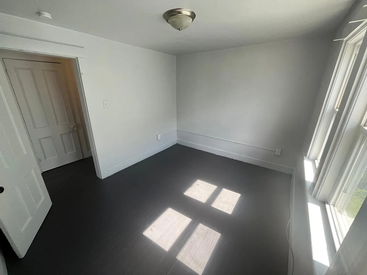 3 bed, 1500 sqft, $700 — Photo 1