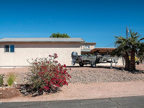 3rd image of 2978 Bonita Ln