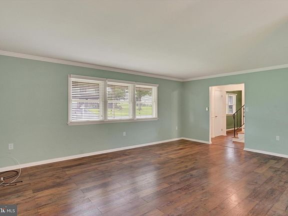 5th image of 208 Fairway Dr