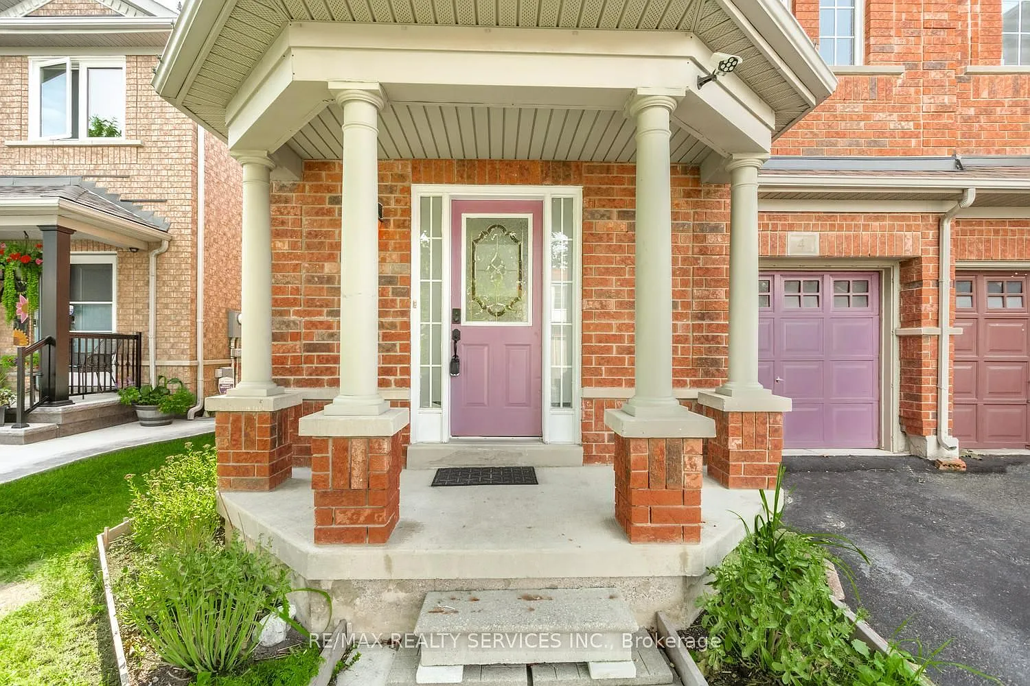 4 bed, $2,850 — Photo 2