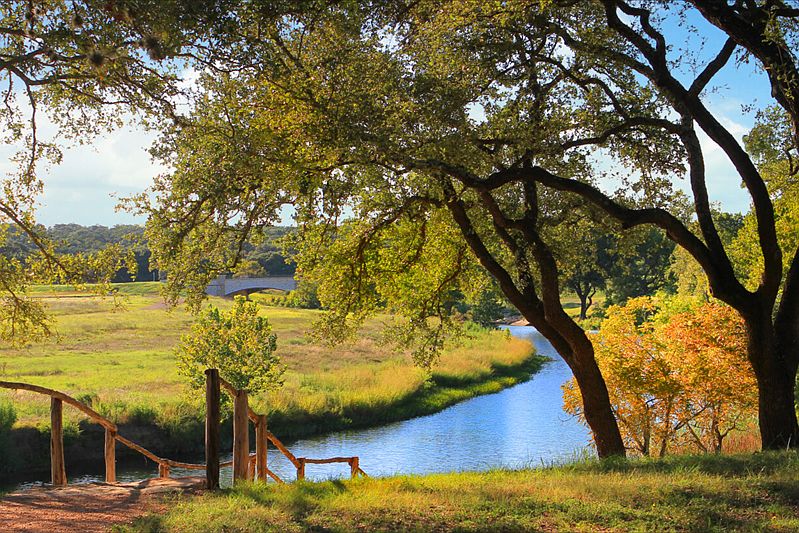 Spring-fed Onion Creek runs through Caliterra Subdivision offering fishing, kayaking, and paddleboarding. Use the HOA kayaks and paddleboards.