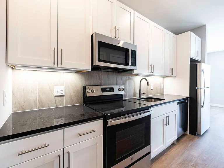 Titan Union Luxury Apartments — Photo 4