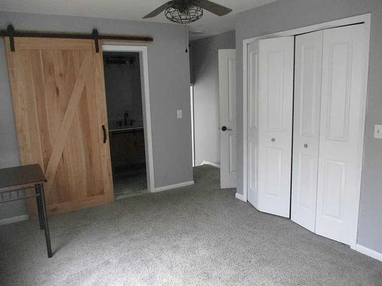 57103 Grand River Ave — Photo 14