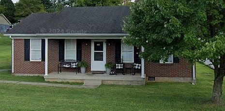 1st image of 123 Carey Ct