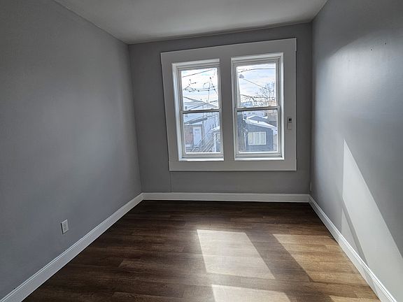 4th image of 934 Pavonia Ave #2C