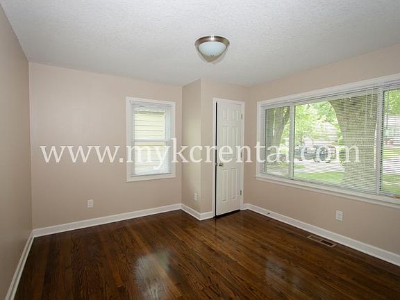 4th image of 5329 Linden St