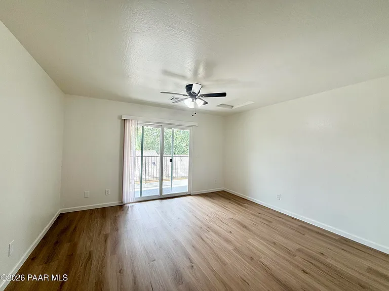 566 Lincoln Ave #C — Photo 2