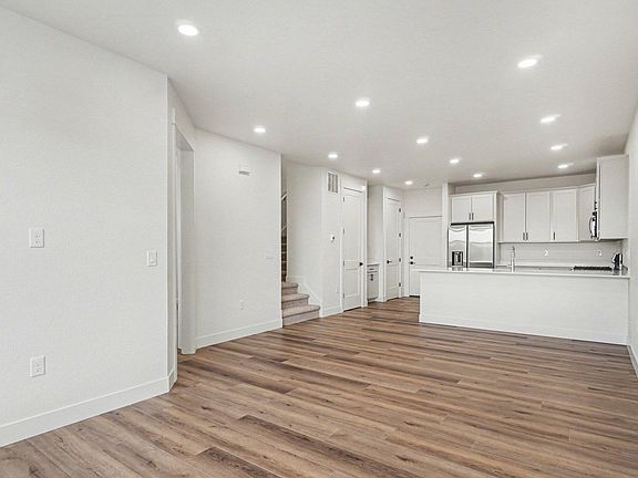 4th image of 5124 Stonewall St