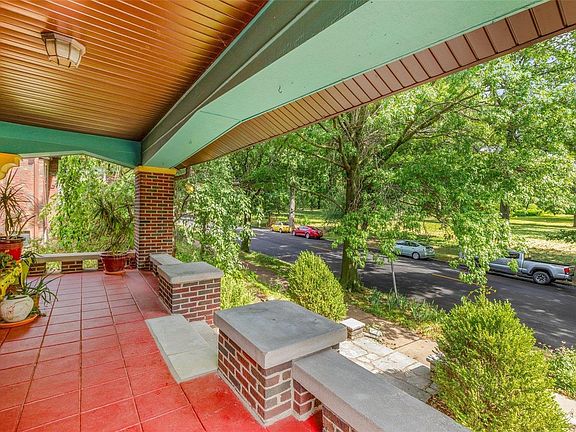 4th image of 4649 Magnolia Ave