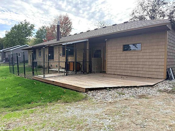 5th image of 2618 Marilyn Rd