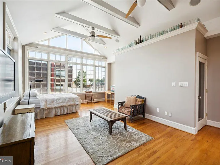 624 S 6th St #26 — Photo 12