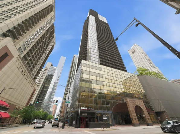 10 E Ontario St APT 2003, Chicago, IL 60611