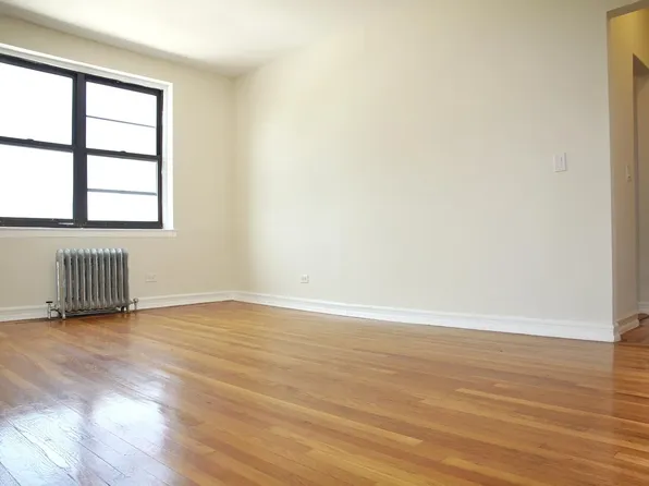 (undisclosed Address), New Rochelle, NY 10805