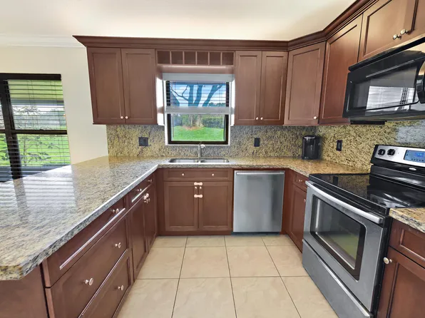 65 Via De Casas Norte, Boynton Beach, FL 33426