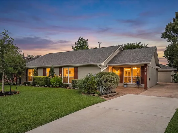 2206 Willowby Dr, Houston, TX 77008