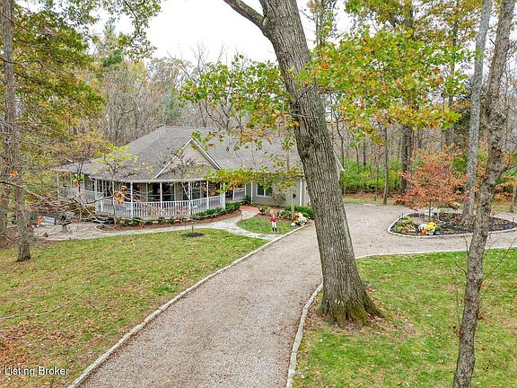 2nd image of 1019 Wooded Lake Dr