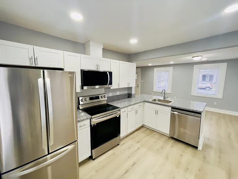 1416 E 33rd St — Photo 5