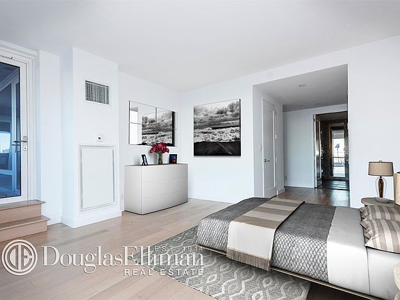 4th image of 34 N 7th St #Townhouse 2