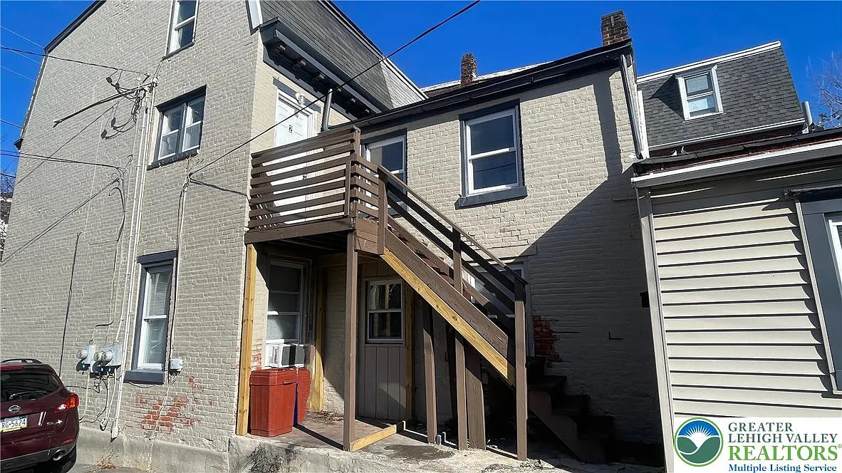 Building Photo - 1224 Lehigh St #2