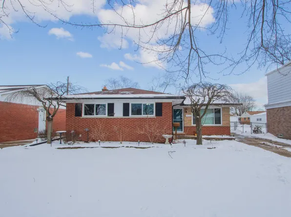 30776 Ferntree St, Roseville, MI 48066