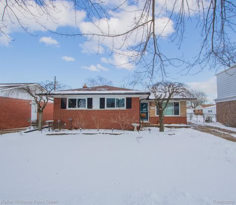 30776 Ferntree St, Roseville, MI 48066