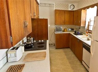1729 Grand Ave, West Des Moines, IA 50265