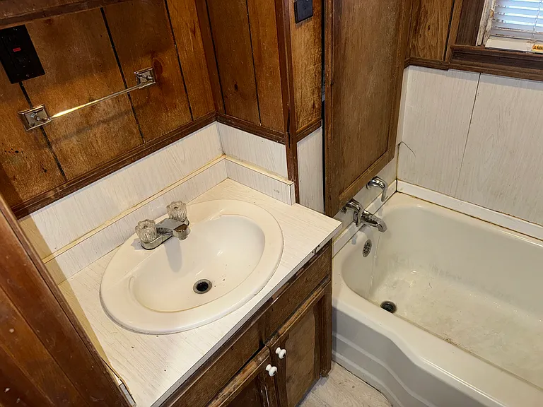 304 Sunnyside Ln — Photo 10