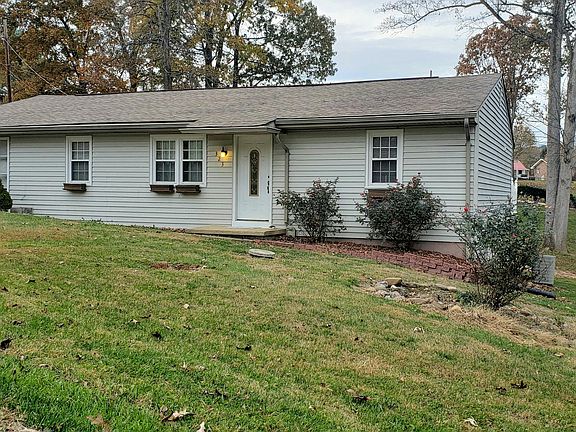 2nd image of 323 Iris Dr