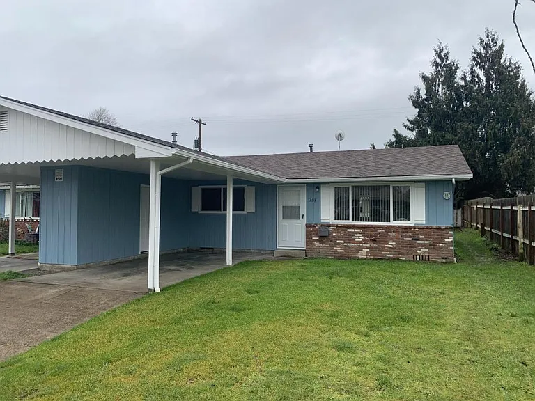 3203 Madison St SE — Photo 1