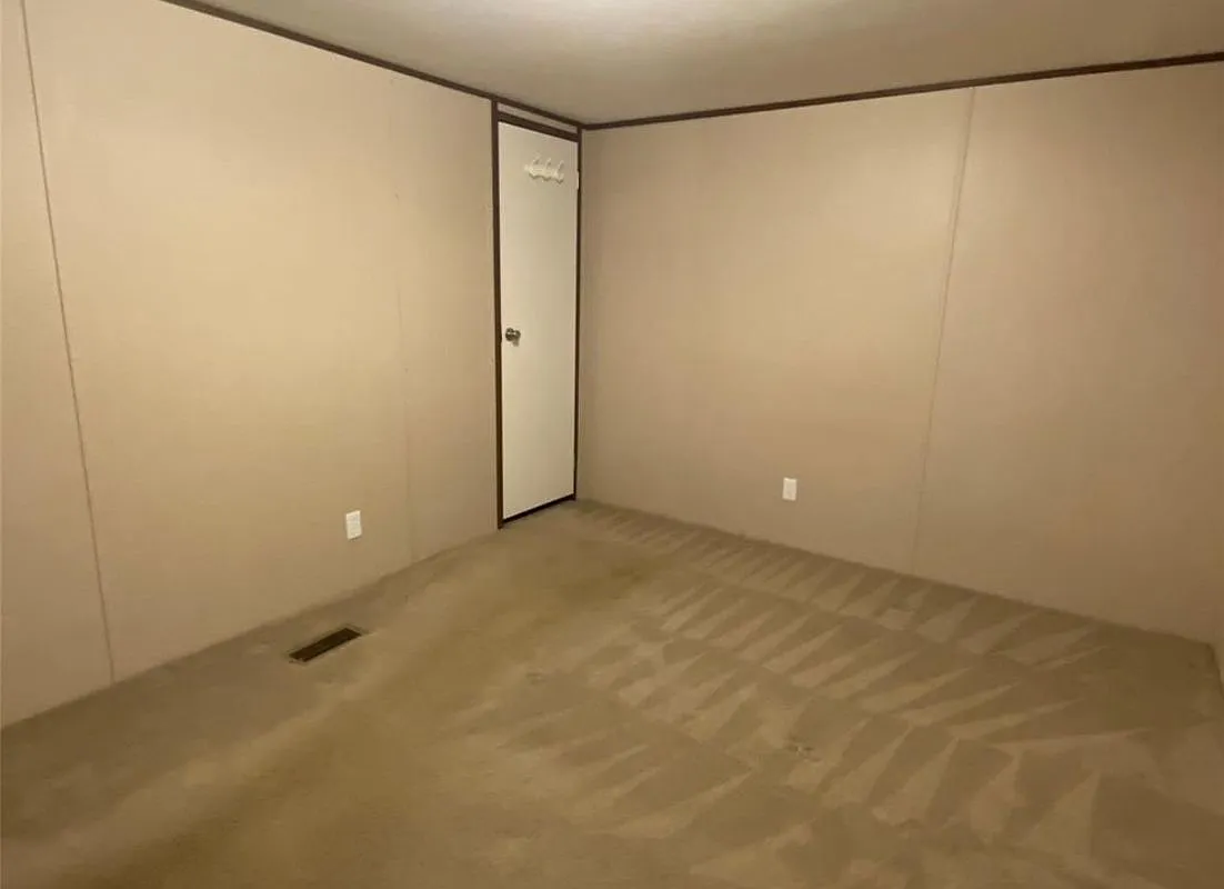 3 bed, 1.5 bath, 1100 sqft, $1,350 — Photo 3