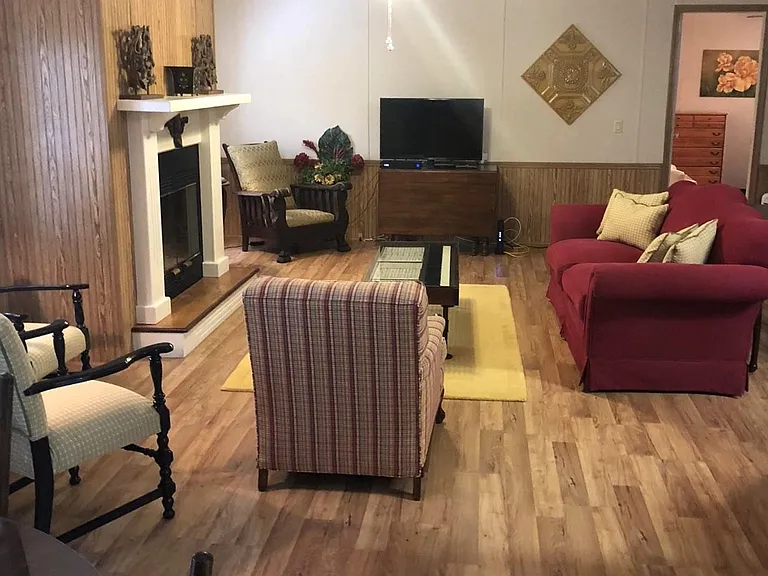 4359 Maylor Rd — Photo 3