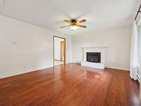 5th image of 187 NE 29th Ct