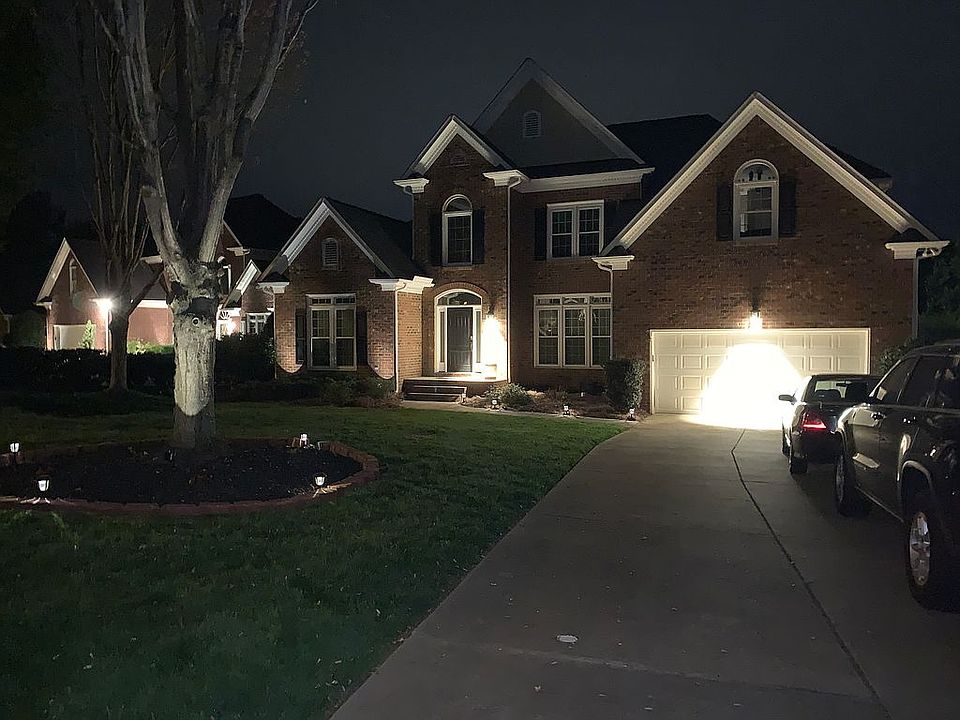 2nd image of 9668 Chaumont Ln