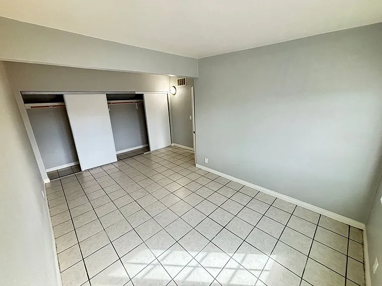 1420 Putnam Ave #6 — Photo 8