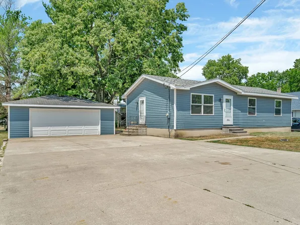 25034 S Center St, Channahon, IL 60410