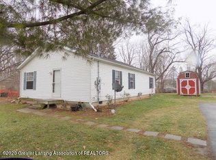 937 Pierce Rd, Lansing, MI 48910