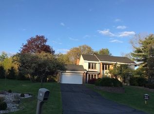 5871 Independence Ln, West Bloomfield, MI