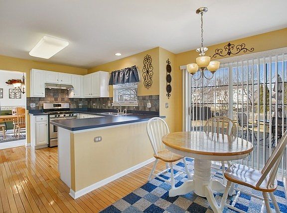 4th image of 10730 Great Plaines Dr