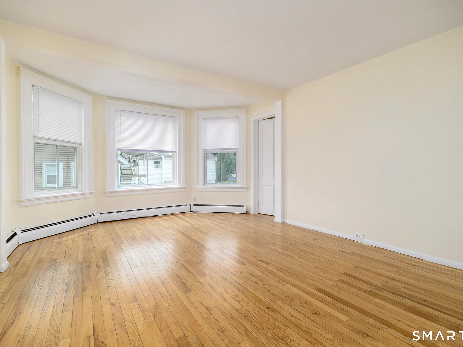 3 bed, 1.0 bath, 1143 sqft, $3,500 — Photo 3