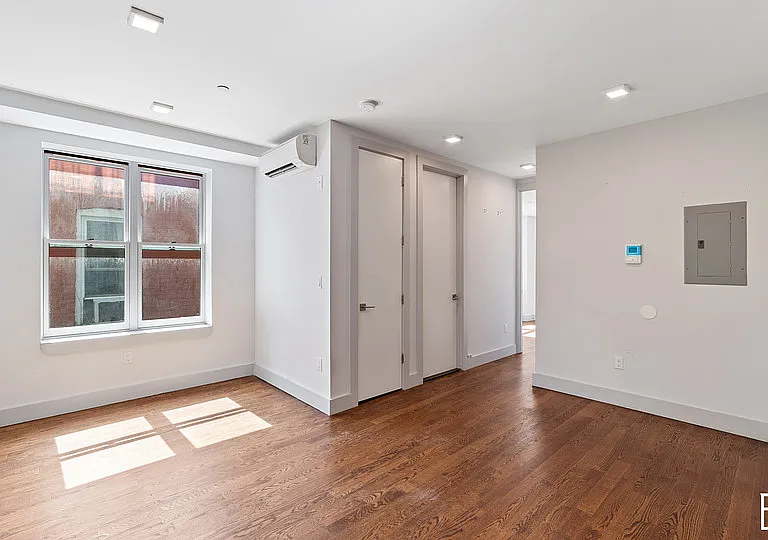 311 Woodbine St #2A — Photo 1