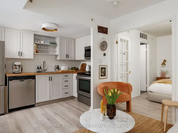 30 Western Battery Rd #315, Toronto, ON M6K 3N9