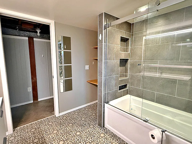 8048 SE Ellis St — Photo 45