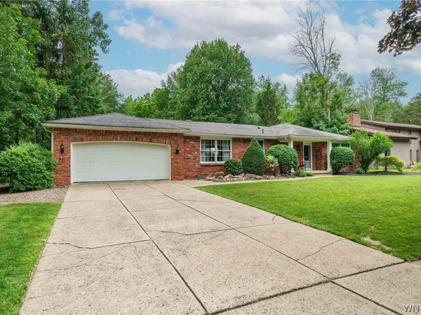 29 Haymarket Sq, East Amherst, NY 14051