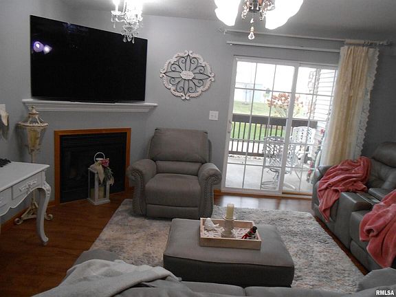 5th image of 205 E Price St Unit 103