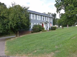 129 Elkview Dr, Mount Clare, WV 26408